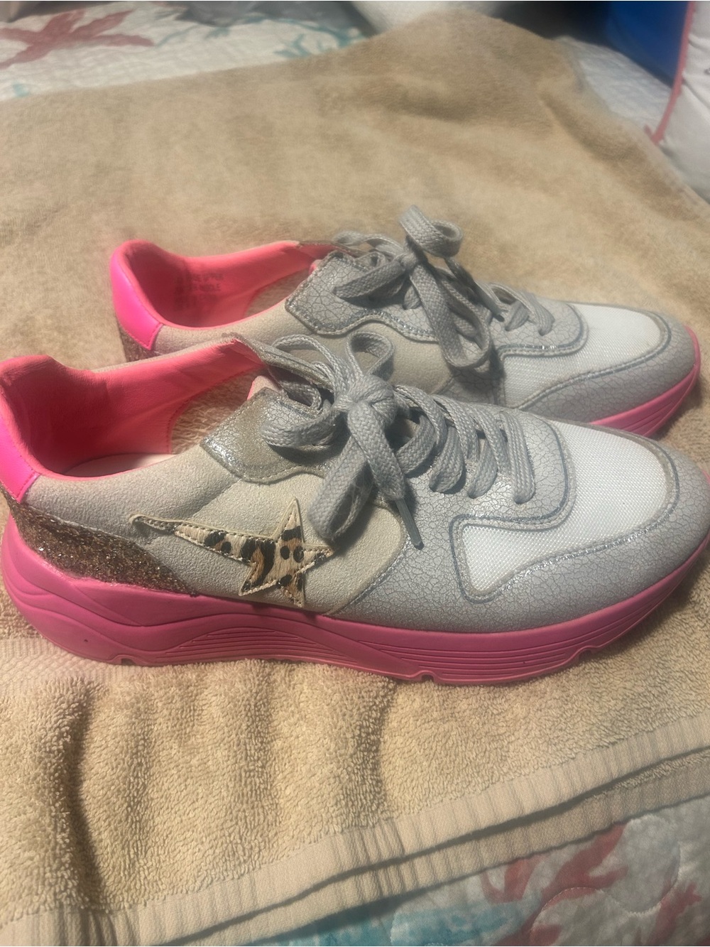G-Star Gray Sneaker with Pink Sole and Leopard Star